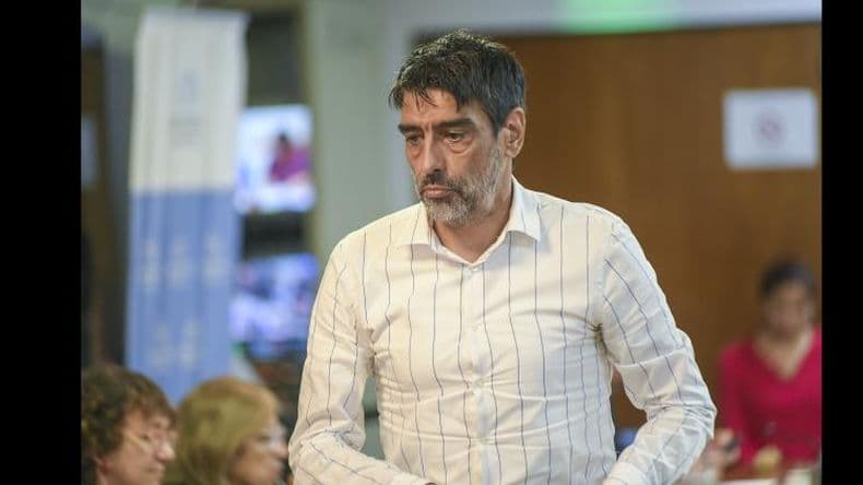 El oficialismo levantó la Comisión de Juicio Político en medio del escándalo por espionaje ilegal