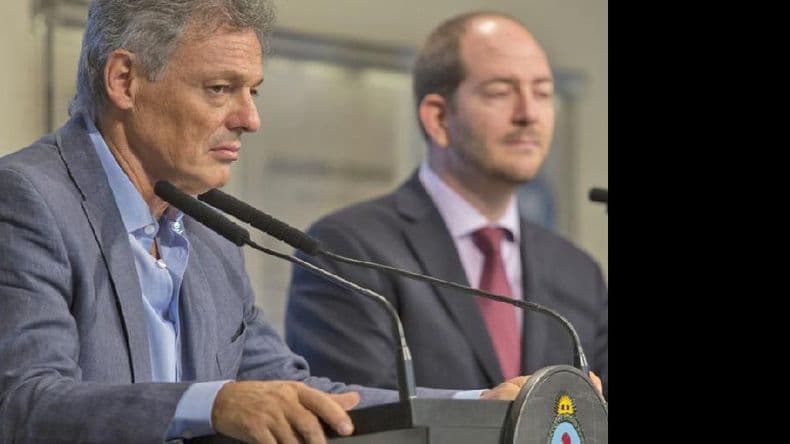 El Gobierno recibirá a los cinco gremios industriales afectados por los despidos