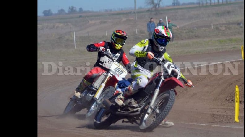 Francisco Darder y Juan Mártire, triunfadores en el debut del Supermoto Pista