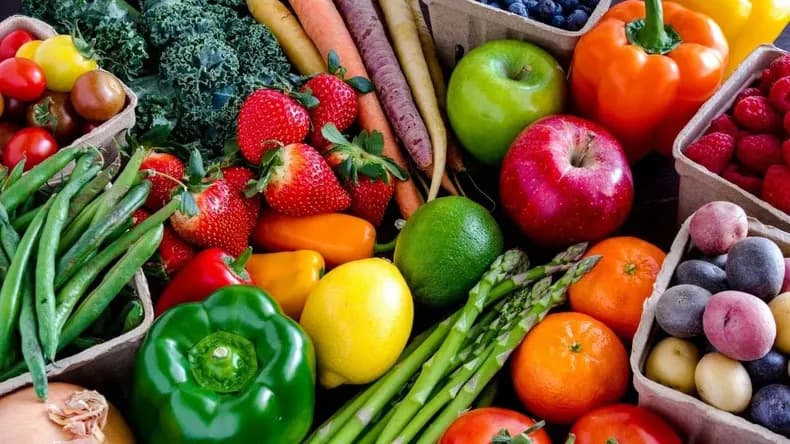 Alimentos de primavera: la lista de frutas y verduras frescas que no te podés perder