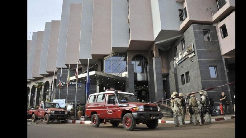 Un grupo yihadista tomó un hotel en Malí y murieron 27 personas