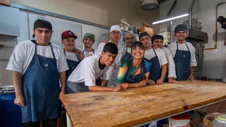 Unidos por la cocina: gastronomía, inclusión y un mensaje necesario en el ciclo que encabeza Felicitas Pizarro
