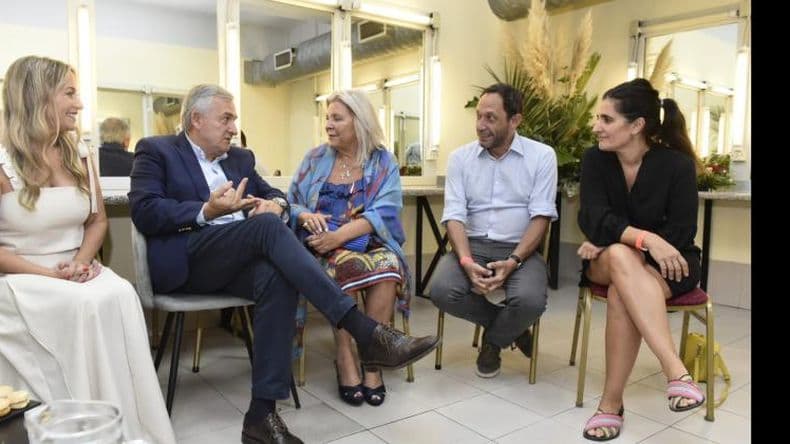 Morales se lanza a la presidencia junto a Carrió y la primera plana del radicalismo