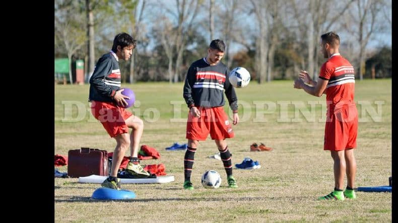 Douglas intensifica la puesta a punto y sigue en la búsqueda de refuerzos