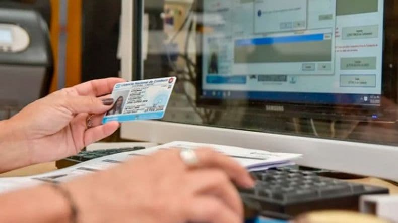 Licencia de conducir, en crisis: cómo afecta la disolución de la Agencia de Seguridad Vial