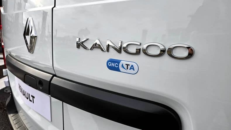 Estacioneros sostienen que el futuro del GNC depende de triplicar su parque automotor