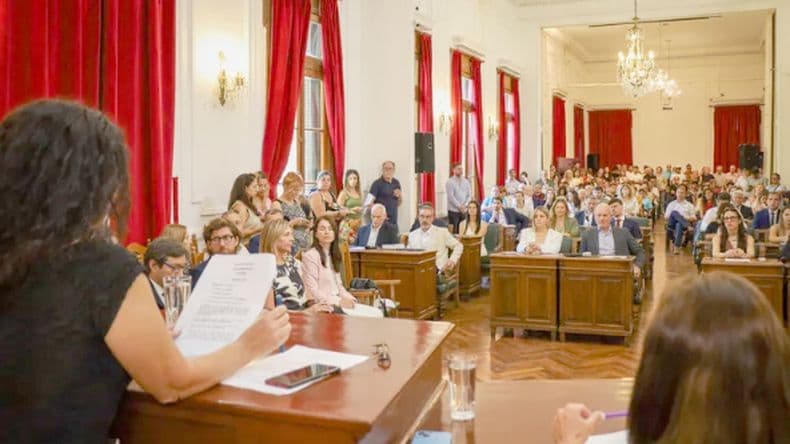 Se llevará a cabo una sesión extraordinaria en el HCD