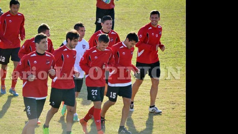 Douglas retomó los entrenamientos con la mente puesta en Atlético Paraná