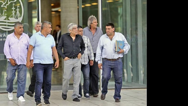 Macri recibió a Moyano que reclamó mantener los “puestos de trabajo”
