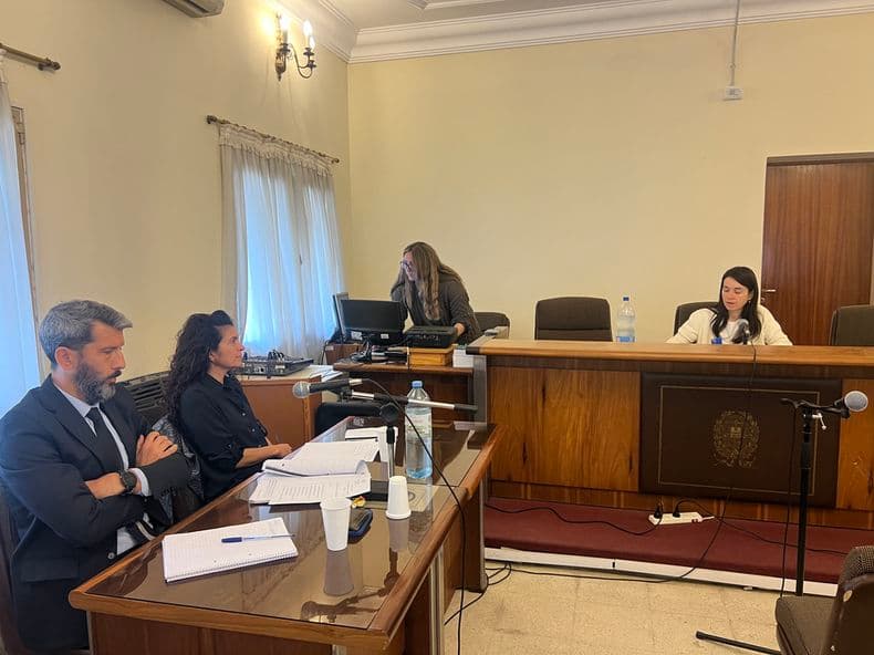 Juicio oral: un sujeto está acusado de aprovechar la vulnerabilidad de una chica para someterla sexualmente