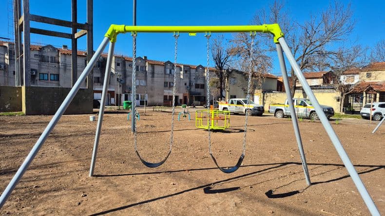 La Plaza del barrio Amaeton se renueva y vuelve a latir como punto de encuentro vecinal