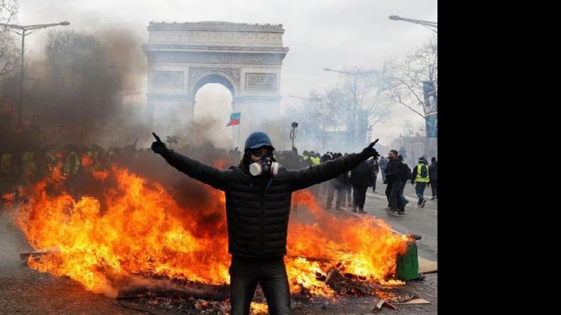 Saqueos e incidentes en París en otra manifestación de los “chalecos amarillos”