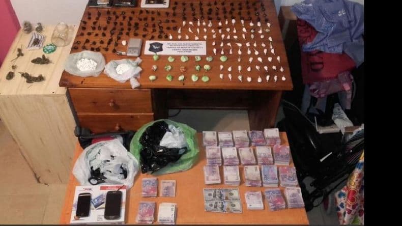 Secuestran cocaína y detienen a cinco personas, entre ellas una policía