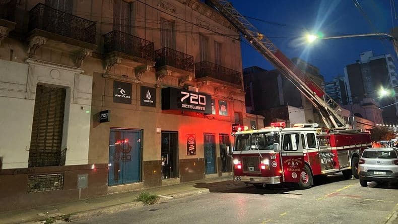 En el centro de Pergamino: un incendio en un comercio, de grandes dimensiones, generó conmoción