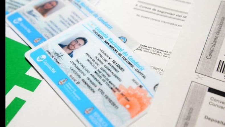 Licencias de conducir: recomiendan llevar los sellados previamente pagos