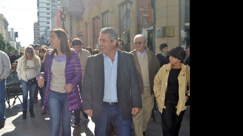 Javier Martínez sigue con el “timbreo” y opinó de varios asuntos de la política nacional