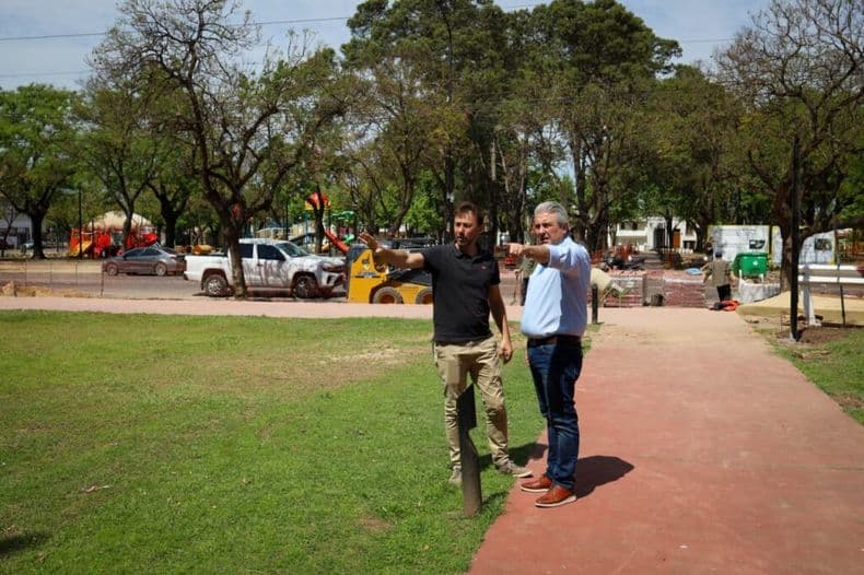 Plazas Dávila y 9 de Julio: el intendente de Pergamino recorrió las obras que se llevan adelante