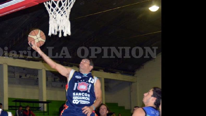 José Luis García jugará el torneo local de basquetbol a sus 43 años