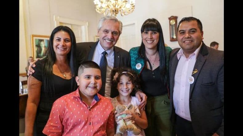 Josefina Ceballos y su madre fueron recibidas por el presidente Alberto Fernández