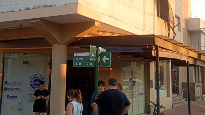 A una adulta mayor en riesgo por el incendio de la casa: la rescataron agentes caminantes y de la Patrulla