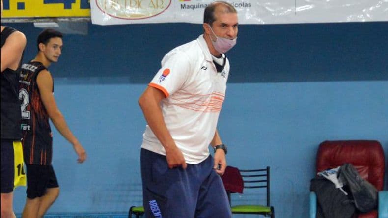 Juan Manuel Gattone no continuará al frente del plantel de Pergamino Básquet
