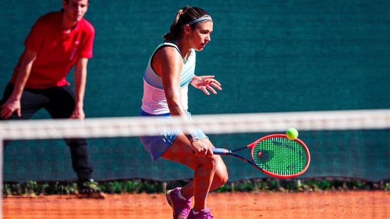 Julia Riera puso primera en Suiza y avanzó a los octavos de final