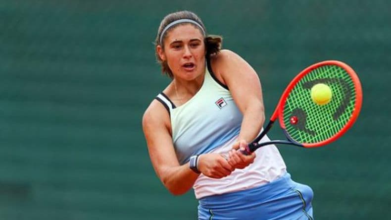 Julia Riera bajó a la local Simona Waltert y avanzó a las semifinales en Suiza