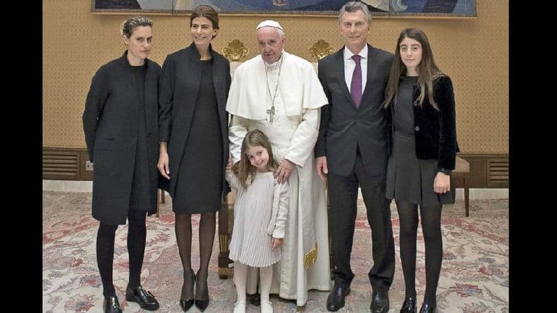 Macri se reunió con el Papa y contó que le llevó “un montón de información”
