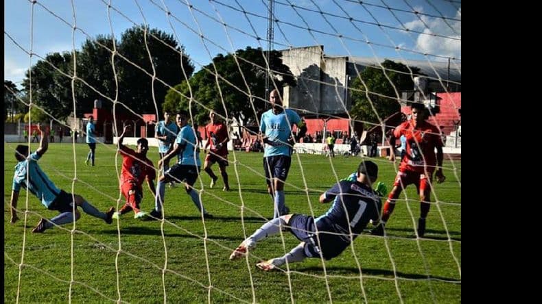 Juventud fue goleado y quedó eliminado en el Regional Amateur
