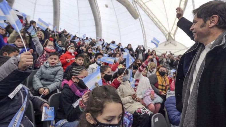 Kicillof defendió el lenguaje inclusivo y llamó a los jóvenes a que "hablen como quieran"