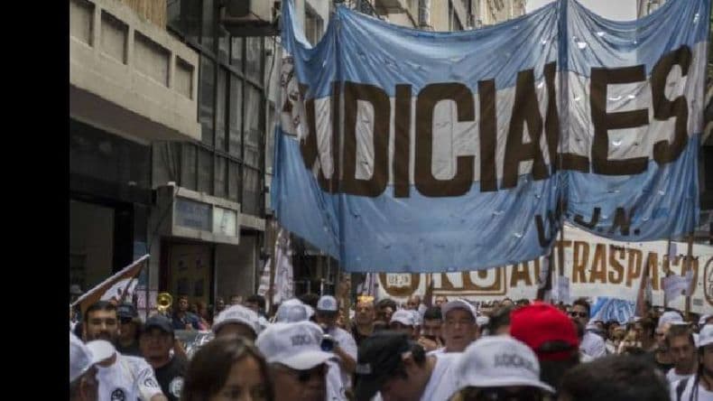 Los judiciales rechazaron una oferta de Provincia y pasaron a cuarto intermedio