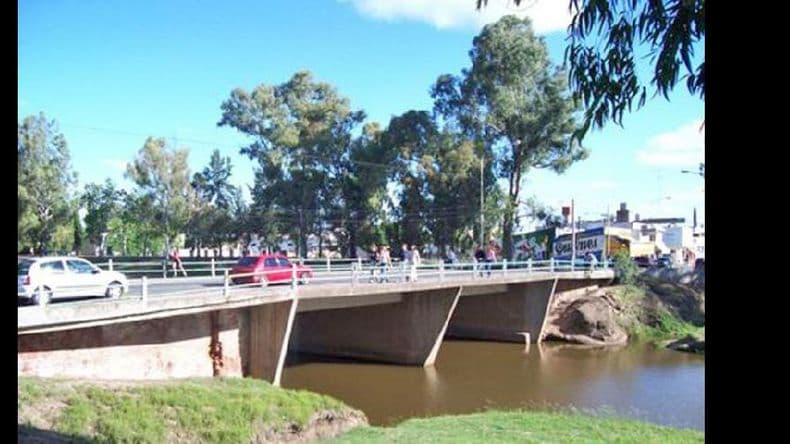 Pacini aseguró ampliar el puente Merced e instó a construir nuevas estaciones de salud