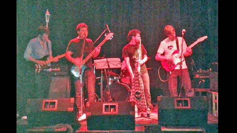 Rock, danza, video, performance con el grupo “Caramba” en el Teatro Unión Ferroviaria
