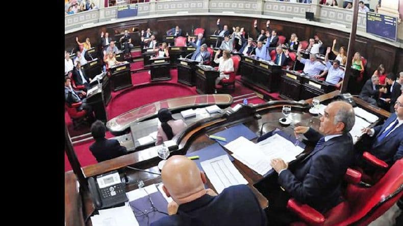 Con algunas resistencias, salió la ley del fin de las reelecciones indefinidas