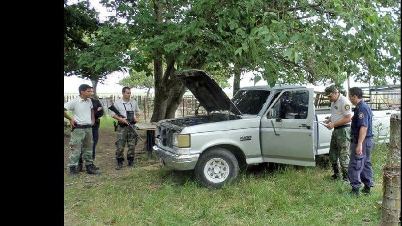 Recuperaron en un campo de Fontezuela una camioneta y un trailer robados en Rosario