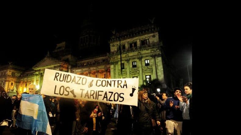 Miles de ciudadanos llevaron a cabo el segundo “ruidazo” por el tarifazo