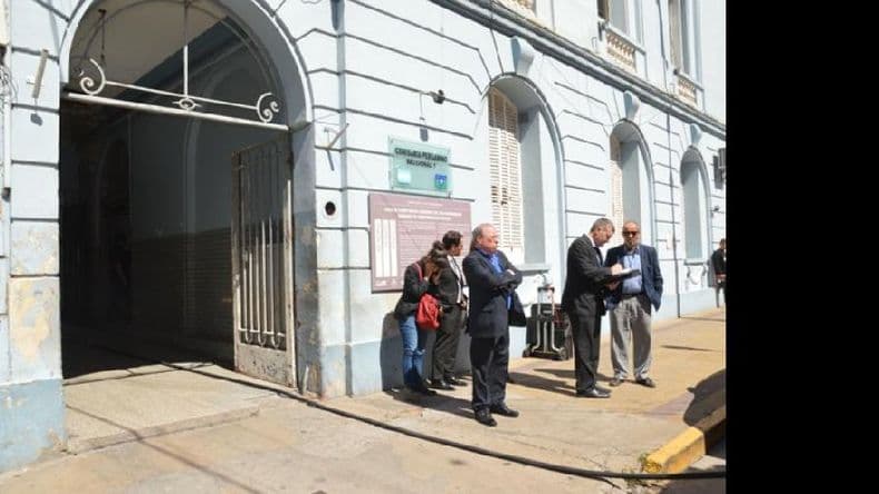 Asciende a casi el 200% la superpoblación en comisarías bonaerenses
