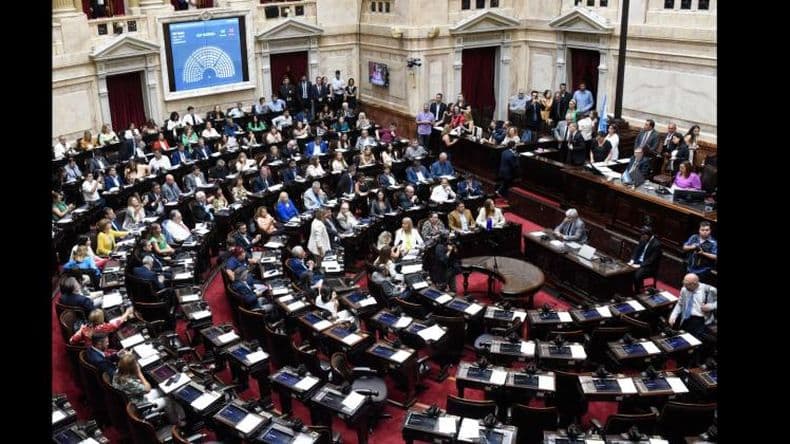 En vivo: Diputados analizan proyecto para tipificar la figura de violencia digital