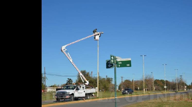 Realizan el recambio del alumbrado público en varios sectores de la ciudad