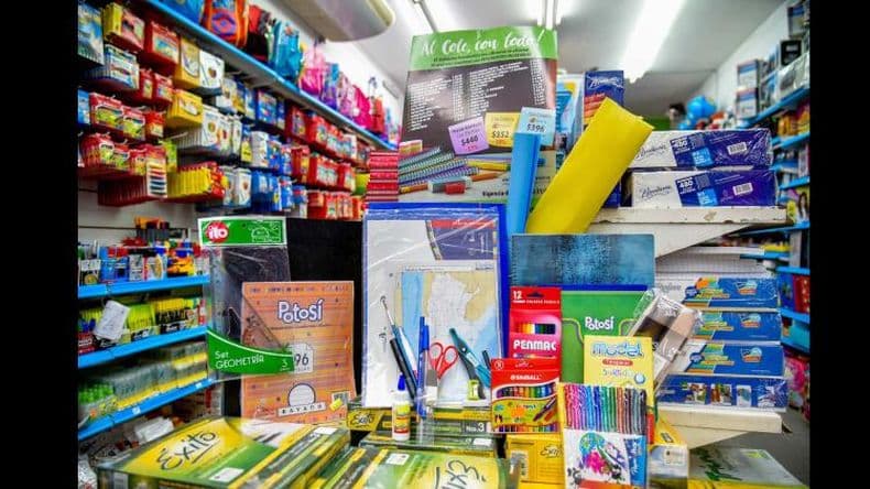 Según la Defensoría, la canasta escolar cuesta un 450% más que en 2023