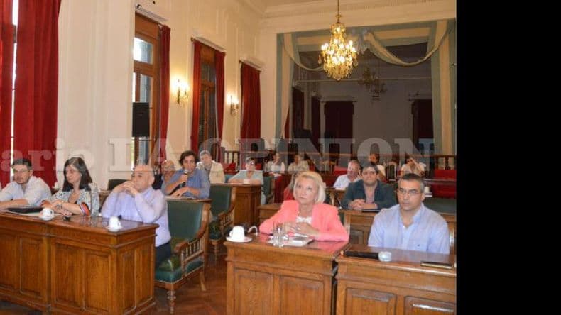 Pedidos de informes, debates y la compra de un auto en el Concejo