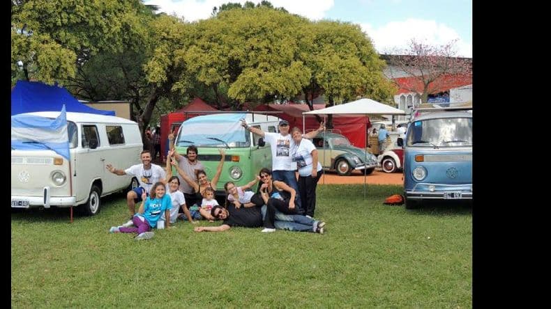 Amantes de las famosas kombis de Volkswagen formaron una agrupación