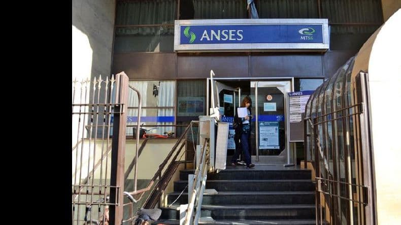 Continúan las medidas de fuerza en Anses