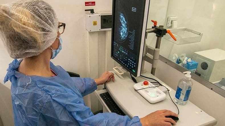 "Más del 70% de las mujeres con cáncer de mama no tienen antecedentes familiares"
