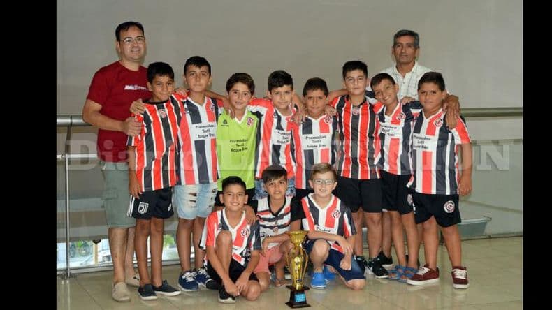La 2009 de Racing recibió el premio Fair Play en el torneo infantil de Rojas