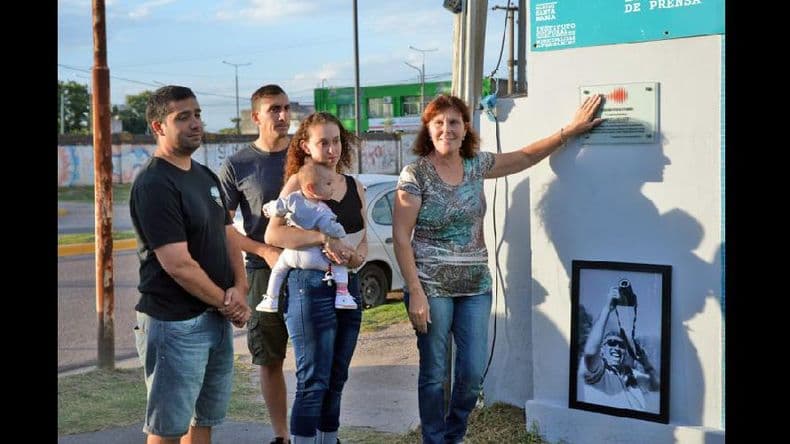 Con un sencillo y emotivo acto se recordó a Omar Lizzi