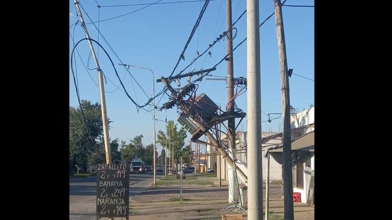 Un camión de gran porte generó serios problemas en Barrancas del Paraná y Solis