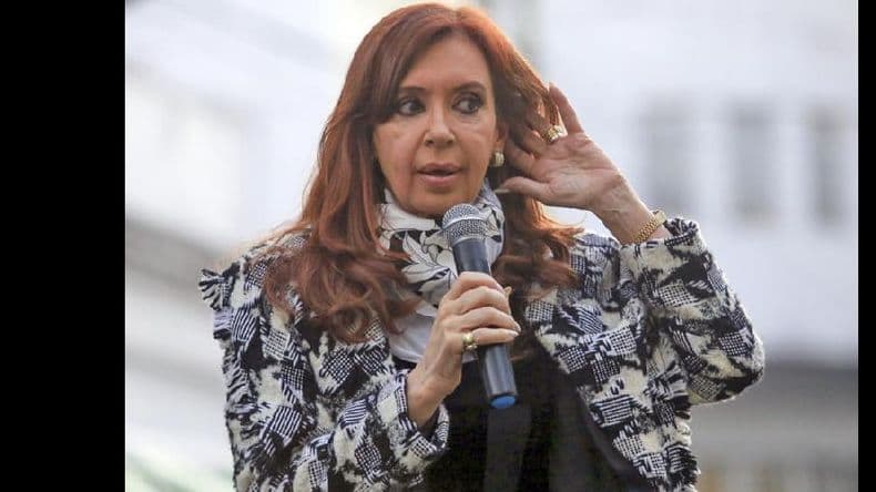 Cristina Fernández cuestionó su procesamiento y cargó contra Nicolás Dujovne