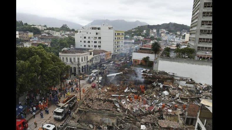 Una fuerte explosión en Río de Janeiro dejó varios edificios destruidos