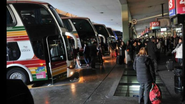 Rumbo a Semana Santa, peligra el servicio de transporte de micros en el interior